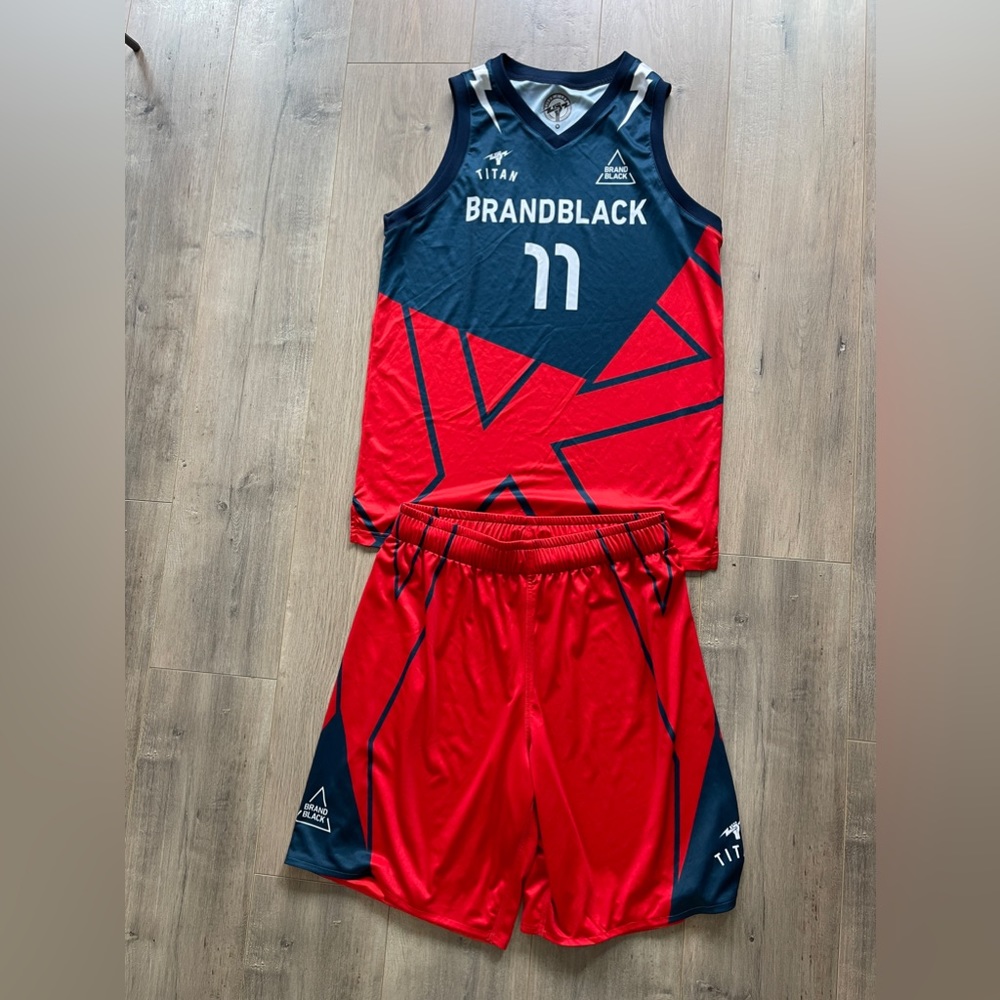 Brandblack Titan Basketball jersey and short Mens size M